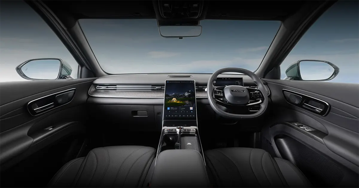 Desain mewah dashboard dan setir kanan pada kabin interior Chery Lepas L8