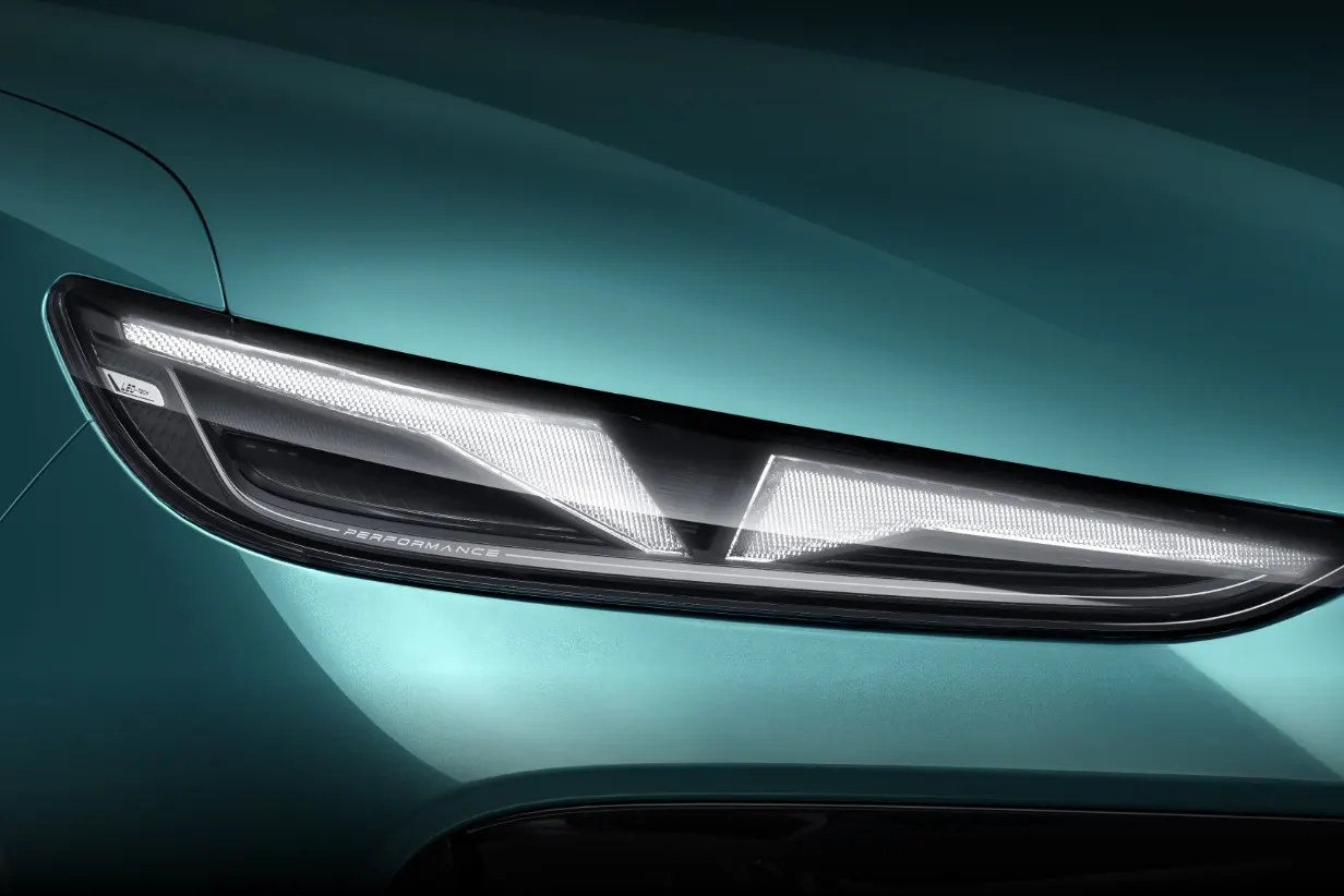 Exterior Chery Lepas L8 Leopard-Eye Headlights