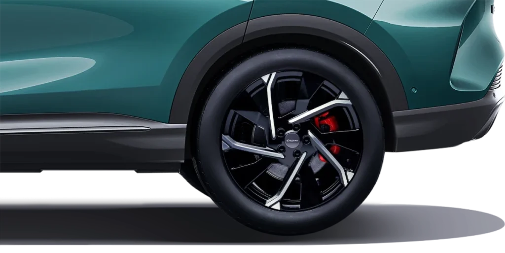 Velg Alloy Ring Besar dengan Sentuhan Kaliper Sporty pada Eksterior Chery Lepas L8